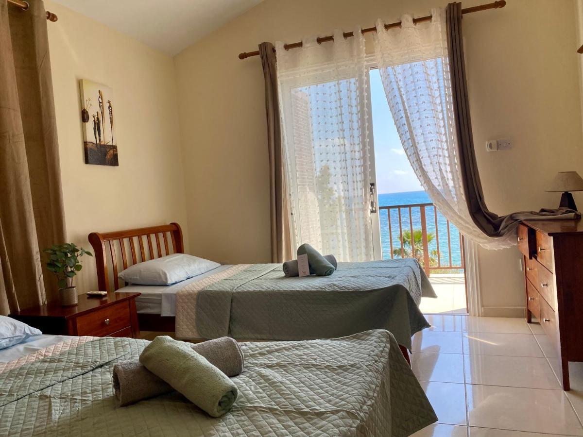 Amazing Front Line Villa In Coral Bay Peyia Ngoại thất bức ảnh
