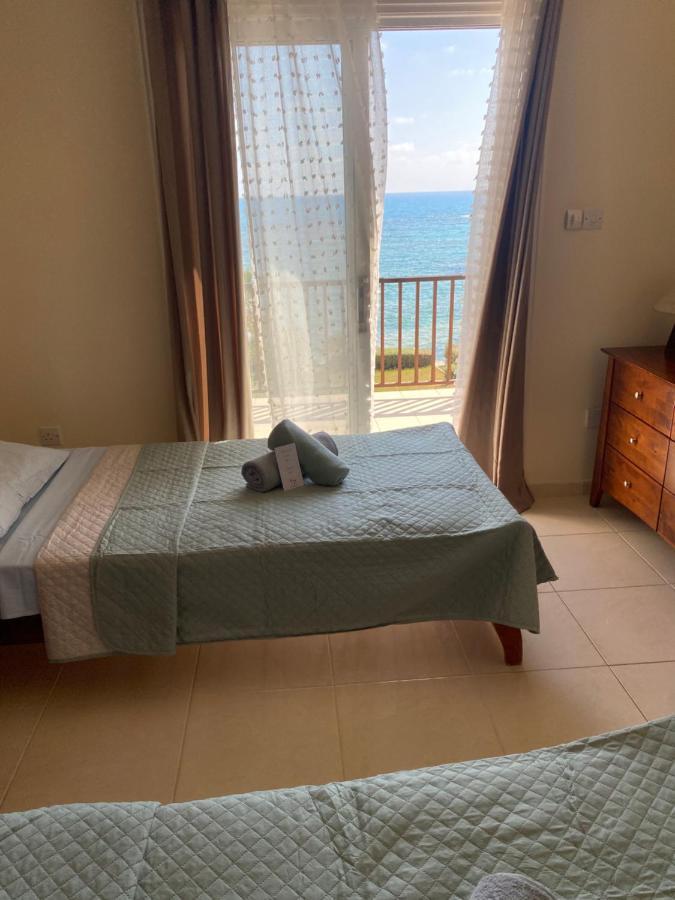 Amazing Front Line Villa In Coral Bay Peyia Ngoại thất bức ảnh