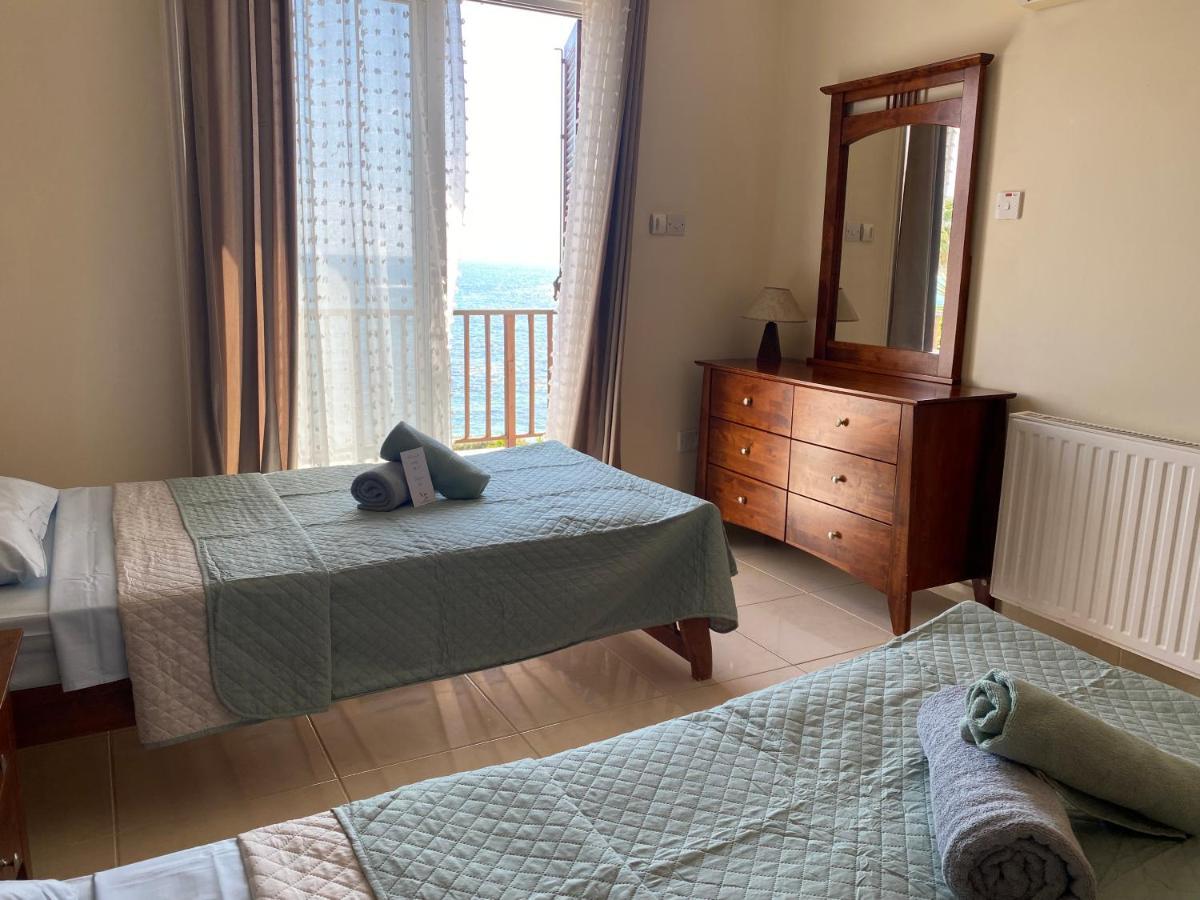 Amazing Front Line Villa In Coral Bay Peyia Ngoại thất bức ảnh